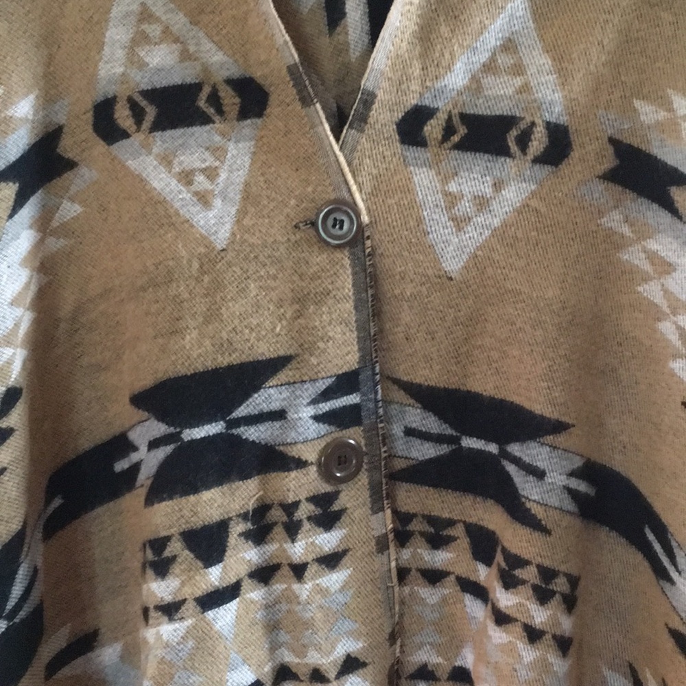 Aztec Poncho / Shawl - Picture 5 of 7
